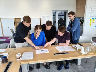 Zesp� produkcji podczas szkolenia Problem Solving