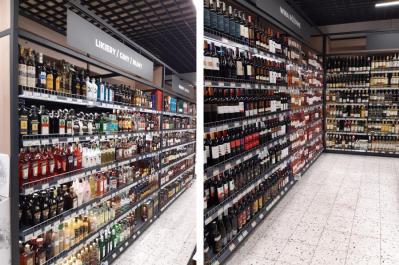 Regay na butelki w sklepie