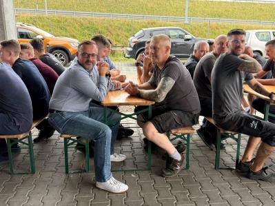 Pracownicy ABM podczas spotkania firmowego