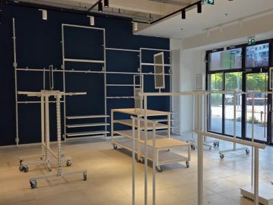 Biae meble sklepowe w realizacji ABM