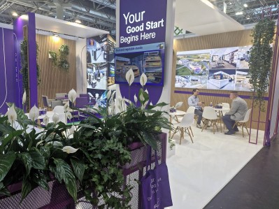 Konsultacje przy stoisku ABM