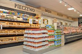 Rega piekarniczy w sklepie spoywczym
